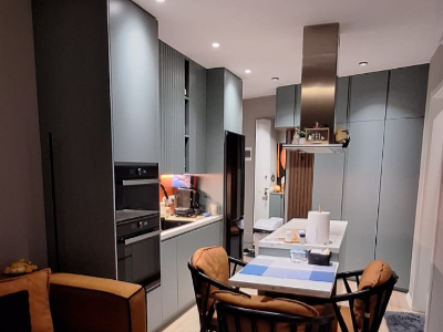 Arredim total apartamenti, Kuzhine dhe dhome ndenjie Arredim total apartamenti, Kuzhine dhe dhome ndenjie